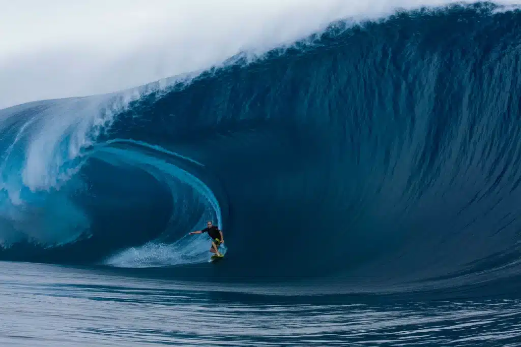 Big Wave riding ©Romuald Pliquet, Photographer