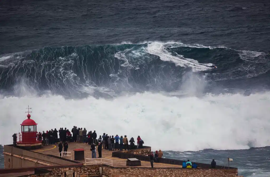 Big Wave riding ©Romuald Pliquet, Photographer