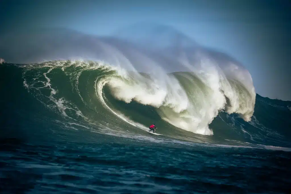 Big Wave riding ©Romuald Pliquet, Photographer
