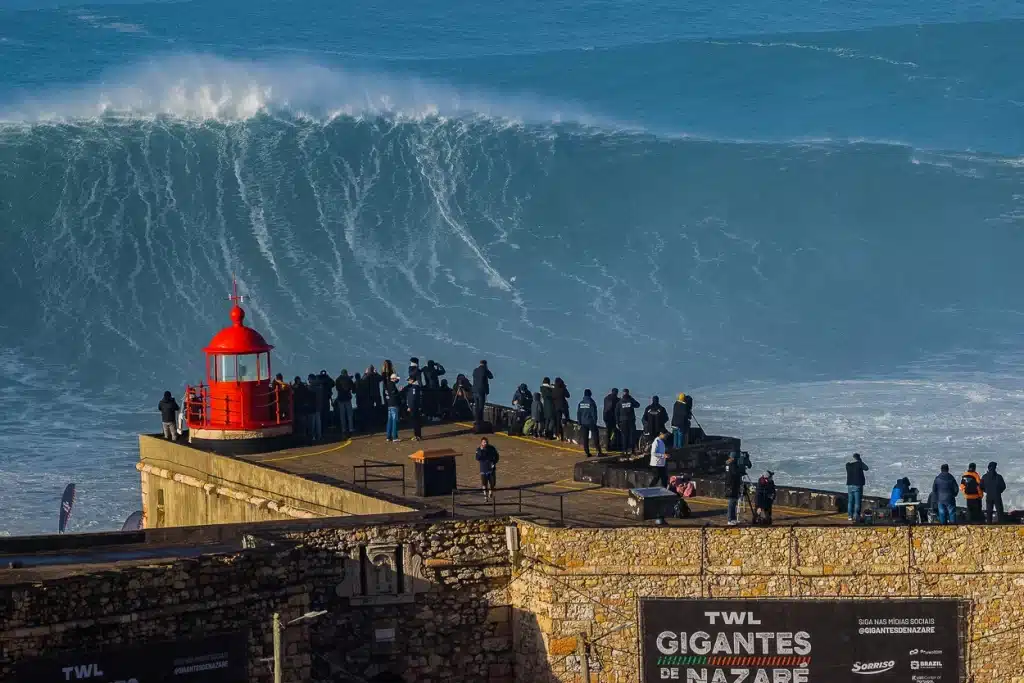 Big Wave riding ©Romuald Pliquet, Photographer