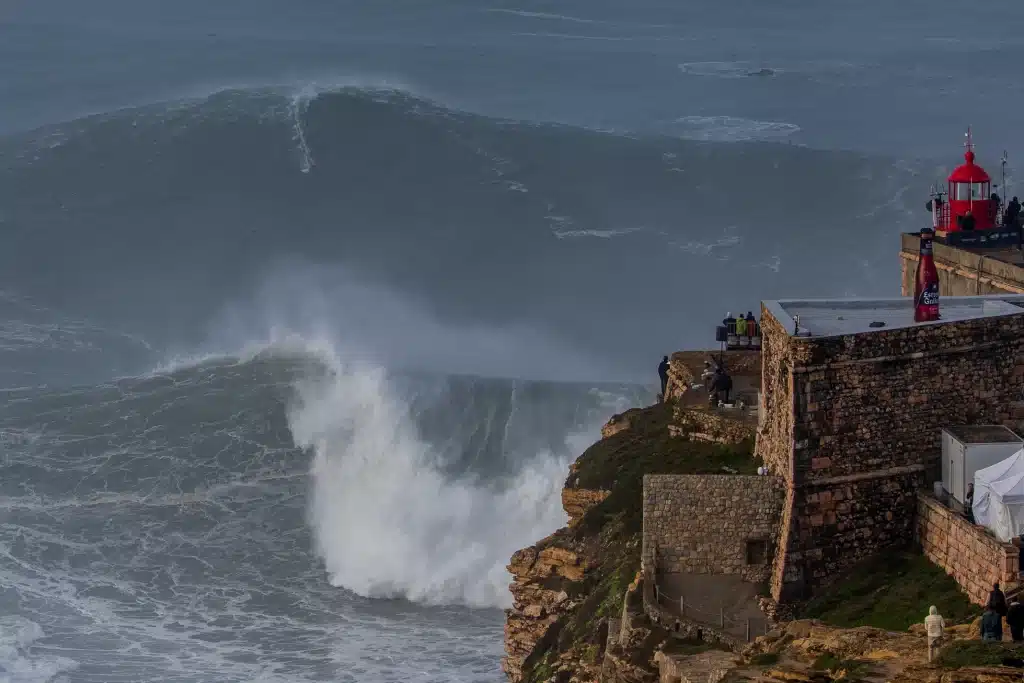 Big Wave riding ©Romuald Pliquet, Photographer