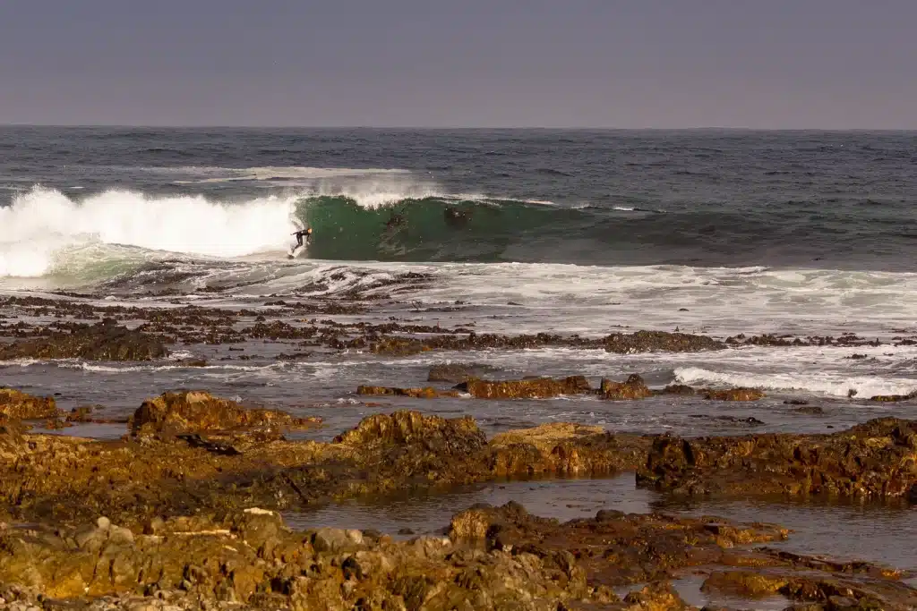 Coastal surf image ©Romuald Pliquet, Photographer