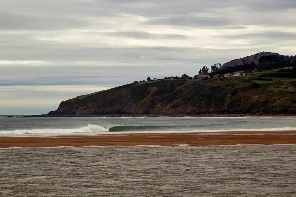 Coastal surf image ©Romuald Pliquet, Photographer