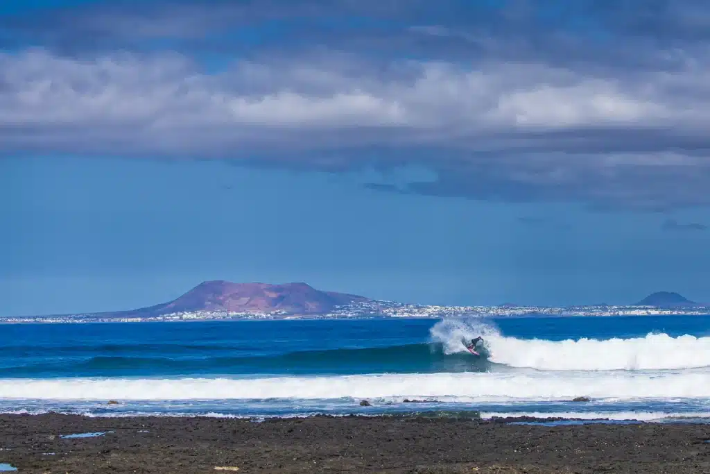 Coastal surf image ©Romuald Pliquet, Photographer